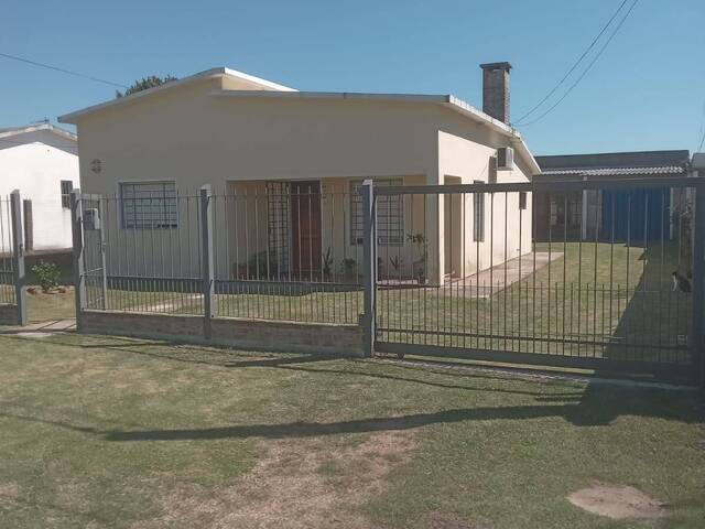 #128 - Casa para Venta en Canelones - UY-CA - 2