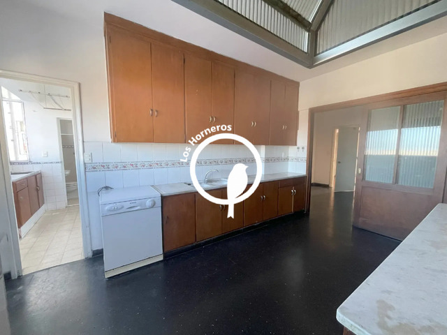 #310 - Apartamento para Alquiler en Montevideo - UY-MO