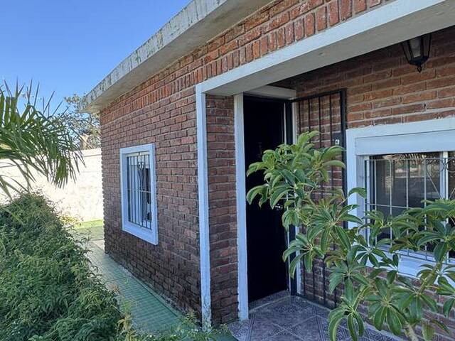 #319 - Casa para Alquiler en Ciudad de la Costa - UY-CA